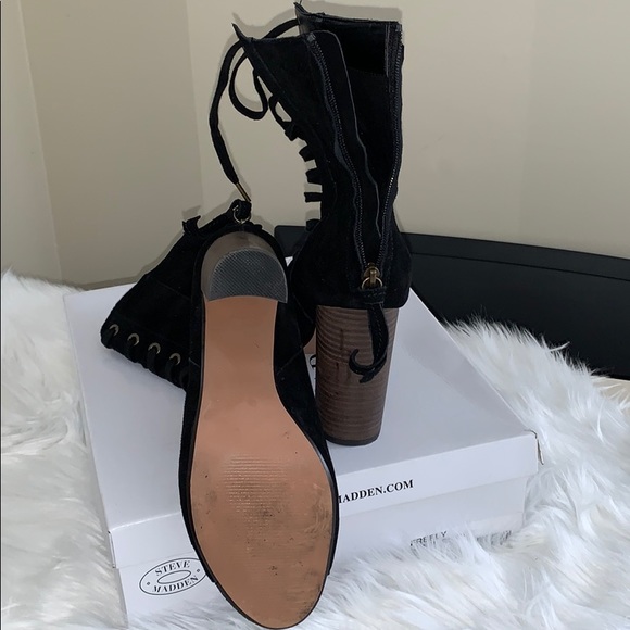 STEVE MADDEN FREELY BLACK SUED - Picture 3 of 4